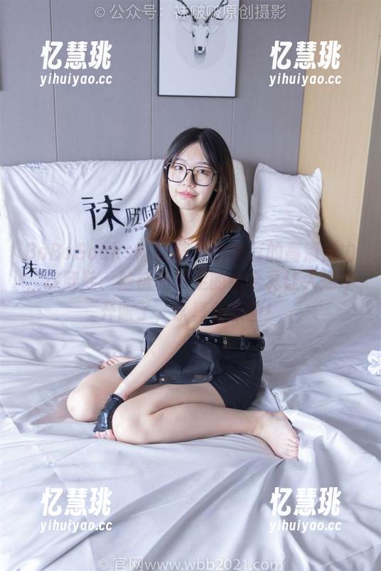 BoBoSocks袜啵啵 - 小甜豆的高清魅力，这穿鞋、丝袜和裸足的组合真让人挪不开眼了，认真看原图！