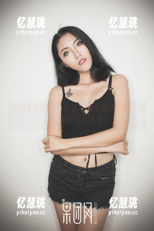 GIRLT果团网-松果儿 GIRLT果团网 - 分享松果儿的纯白新尝试,白得有些戏谑哦!