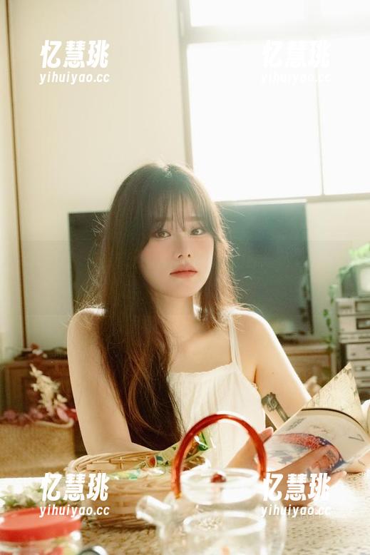 Sira(시라)女孩精选：就在这儿，让你‘瞅’的欲罢不能