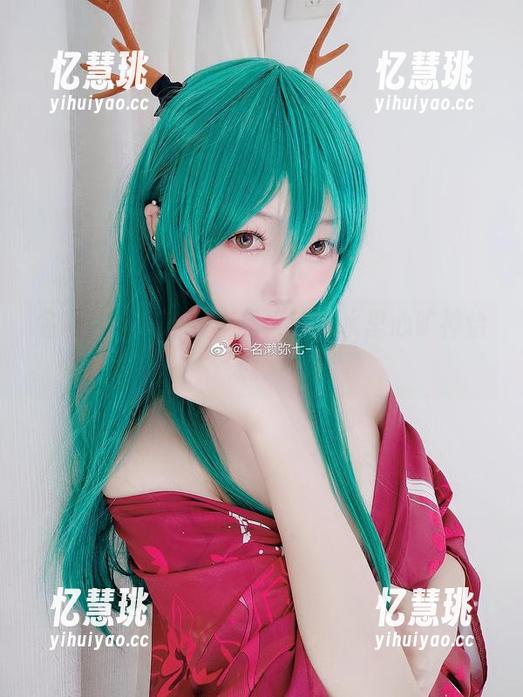 名赖弥七 名赖弥七的泳装作品更新,水里心旷神怡嘛。