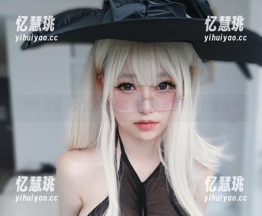 女主K 美图在线,女主K的吊带像是散步时不经意的念头