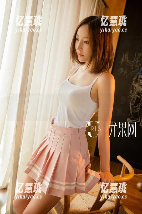 尤果网 - 精选颜美汐毛衣：这年头，穿毛衣都得把我的审美要求抬高到天花板。