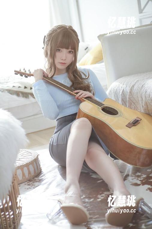 朝雾爱 看!朝雾爱私房里的图片,YaeMiko也在鬼脸中捉迷藏