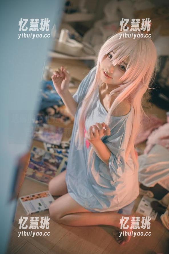 透明的不止是画面，还有那种说不清的感觉，神沢永莉的无圣光写真真妙。
