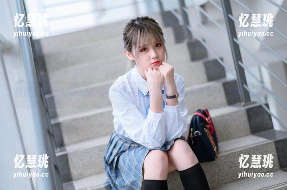 秋楚楚不秃头的作品，哇，爱宕兔女郎学历差不多要分三招叠成萌？