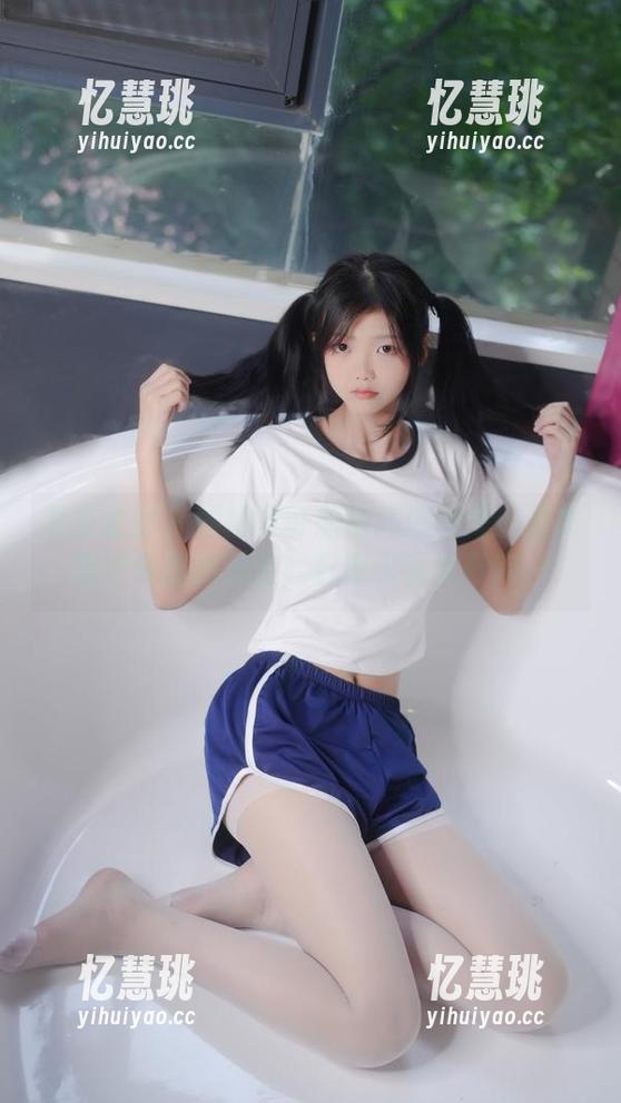 紧急企划-樱樱樱可 紧急企划 - 樱樱樱可旗袍高清图集:这衣服好像增肥法宝,石沉大海无影踪。