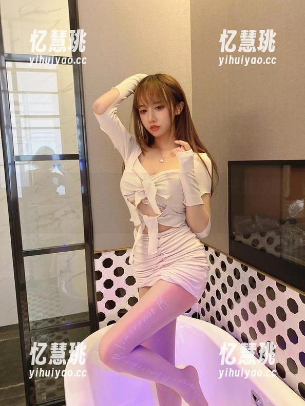 别眨眼，这个免费图包来自过期米线线喵的下播实录，超乎想象！