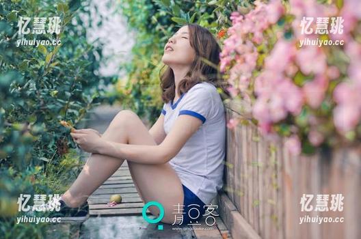 青豆客-何晨曦 青豆客 - 何晨曦兔女郎图集,纯免费,越看越想发个“兔子”,你懂的,对吧?